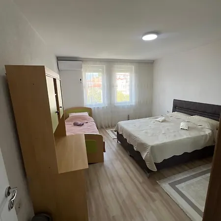 Lira Old Bazaar Walk-in Apartman *